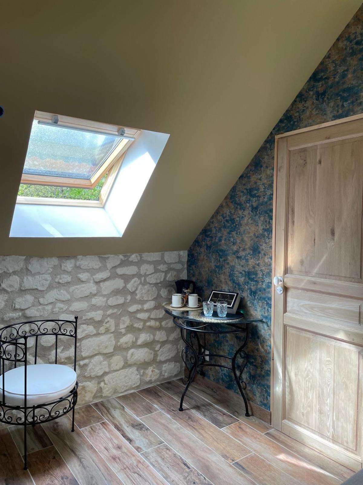 Hotel Le Relais, La Dormance, Le Bois Dormant Châteauvieux Exterior foto